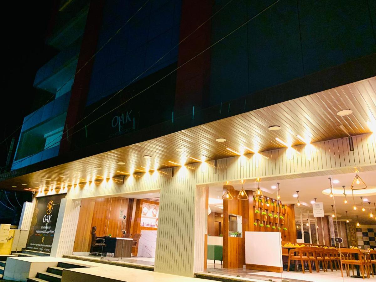 Hotel Oak By Signature Airport Zone Hyderabad シャムシャバード エクステリア 写真